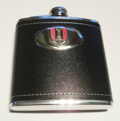 45  COMMANDO SHIELD or DAGGER ROYAL MARINES HIP FLASK IN STAINLESS OR LEATHERETTE - Image 2