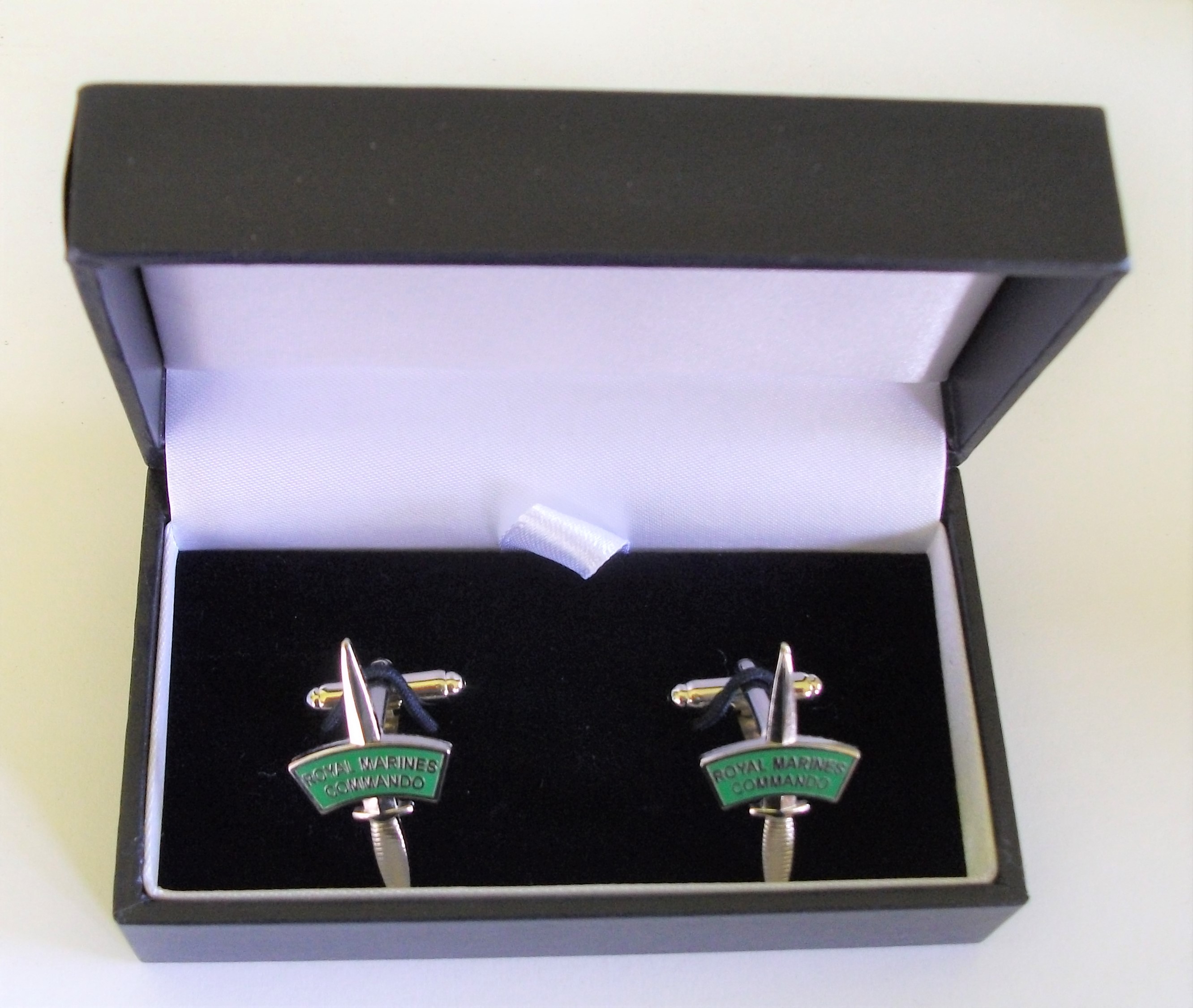 MRCUFF Army Men Green Soldier Rifle Cufflinks - Military Marines Style With Presentation Gift Box & Polishing Cloth