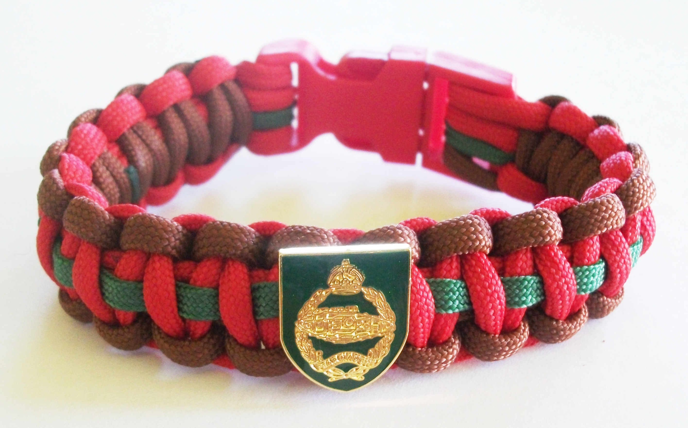 ROYAL TANK REGIMENT PARACORD WRISTBAND WITH BADGES 