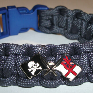 ROYAL NAVY SUBMARINER PARACORD WRISTBAND - SKULL & CROSSBONES/WHITE ENSIGN BADGE